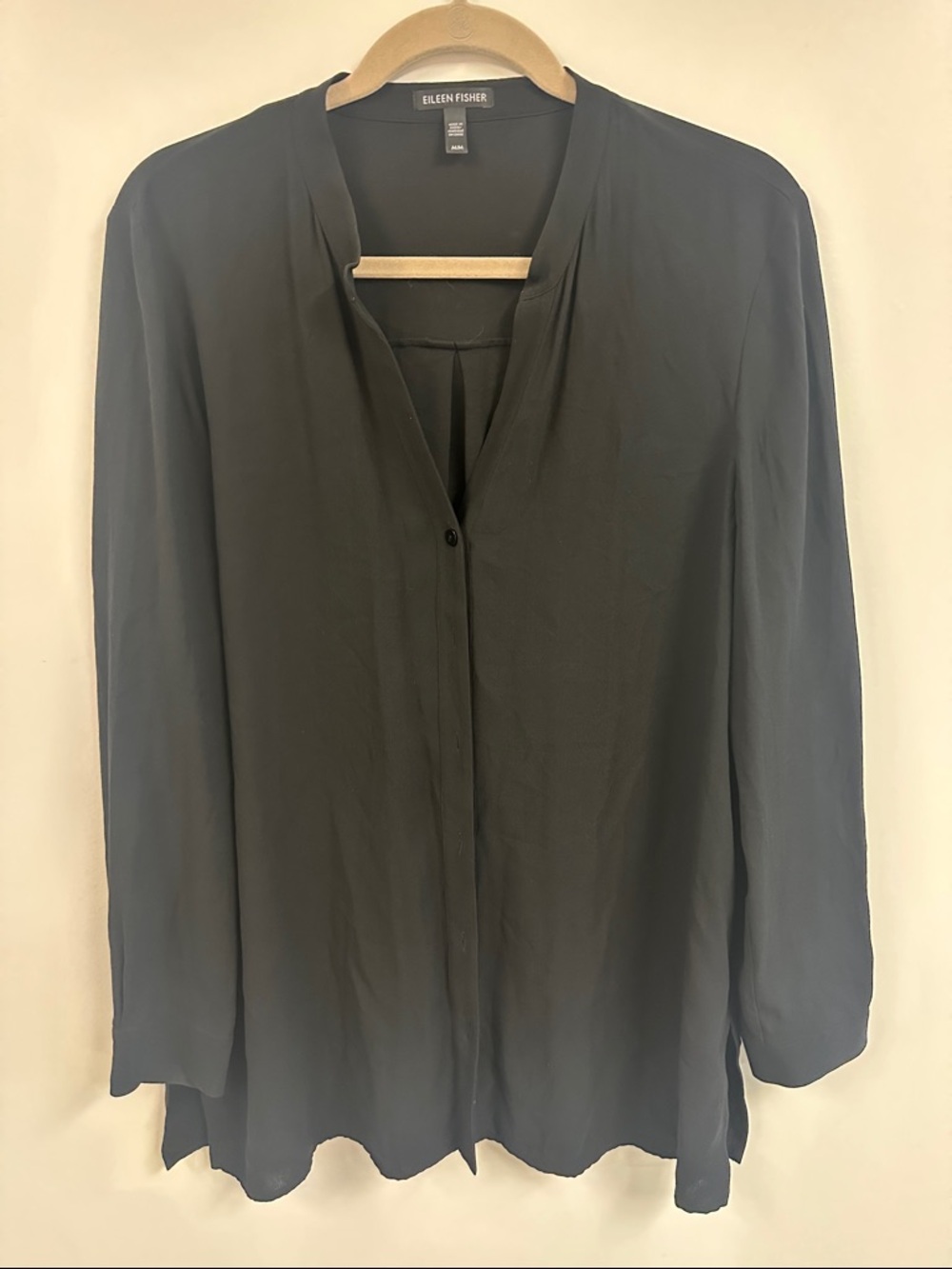 EILEEN FISHER Black Long-Sleeve V-Neck Button Front Blouse silk M